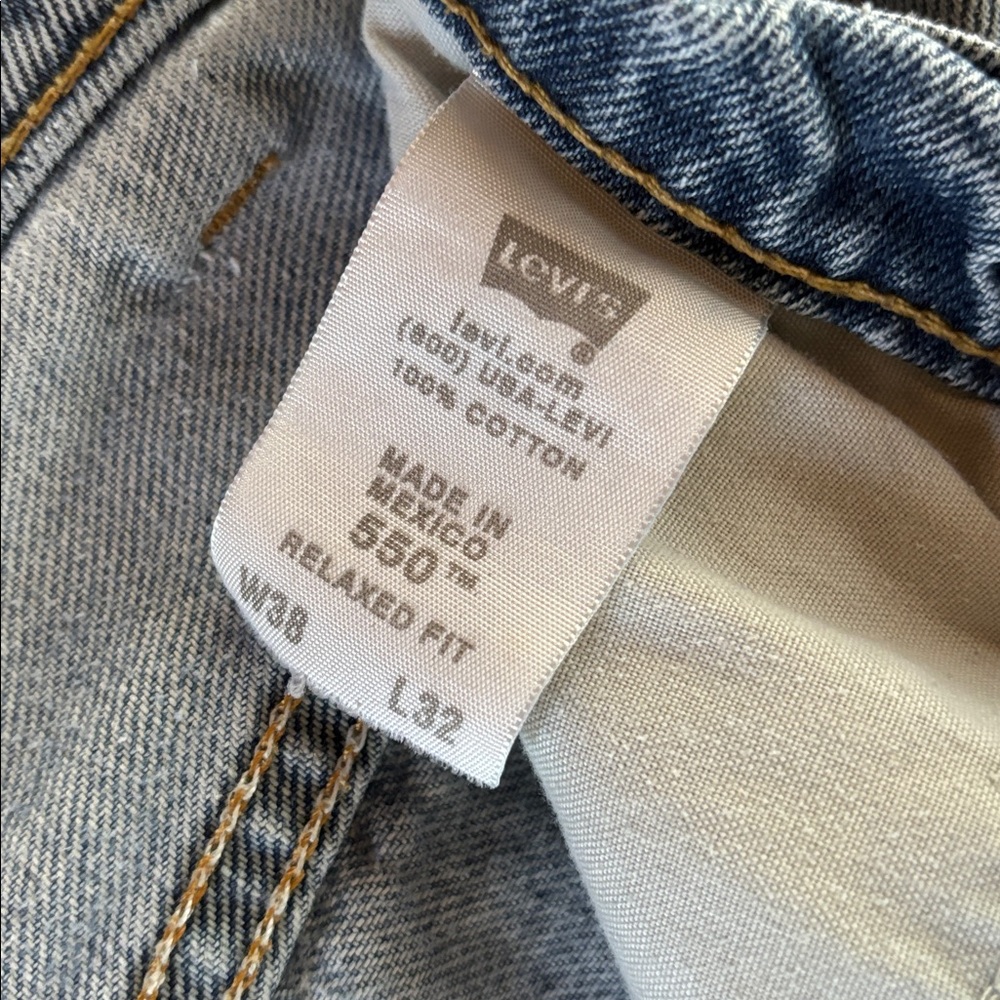 Vintage Levi’s 550 Jeans - Picture 10 of 12